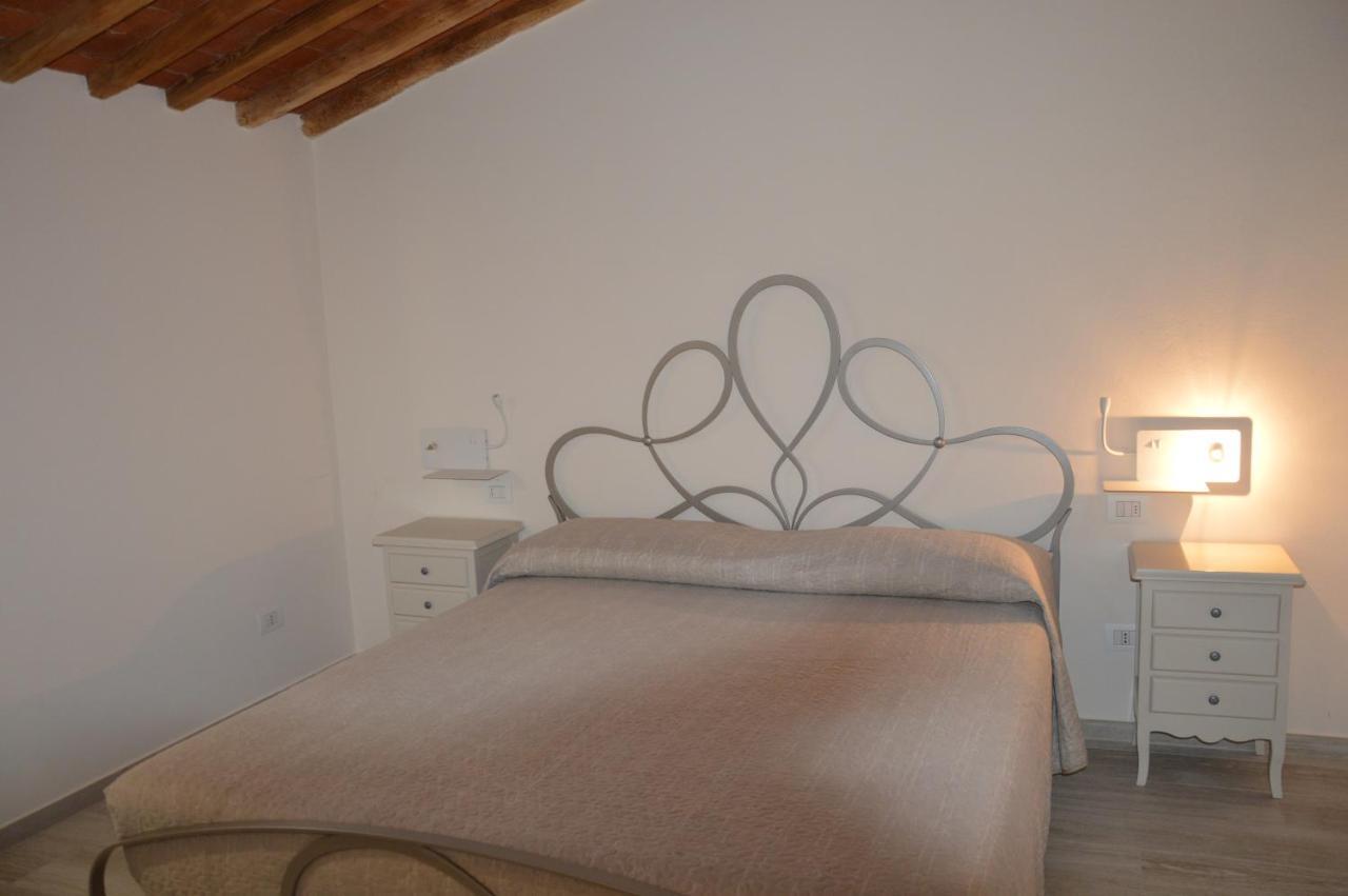 Le Bozze "Il Frantoio" Con Piscina, Wi-Fi, Posto Auto Apartment กัสตาลเญโต การ์ดุชชี ภายนอก รูปภาพ
