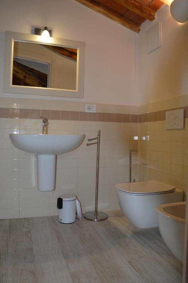 Le Bozze "Il Frantoio" Con Piscina, Wi-Fi, Posto Auto Apartment กัสตาลเญโต การ์ดุชชี ภายนอก รูปภาพ